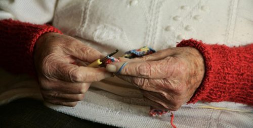 Hands 2066551 1920 Migliorare la qualità della vita delle persone con demenza attraverso la terapia occupazionale