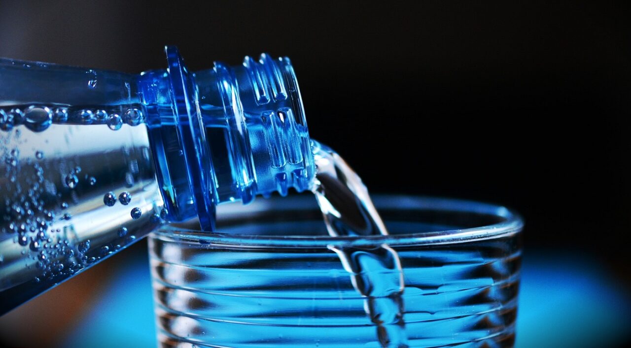 Bottle 2032980 1920