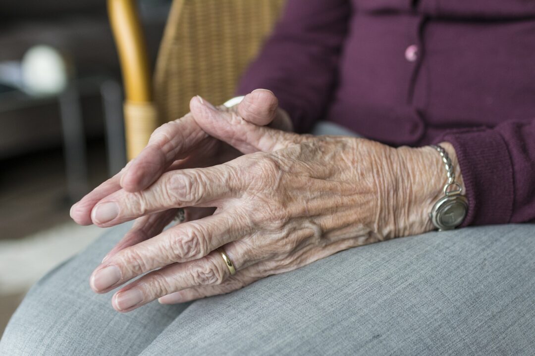 Hand 2906425 1920
