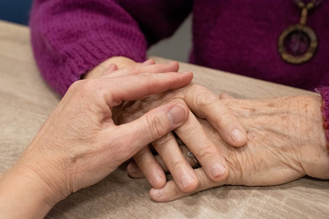 Hand 3952081 1920
