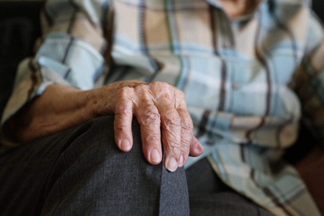Hands 1408480 1920 1